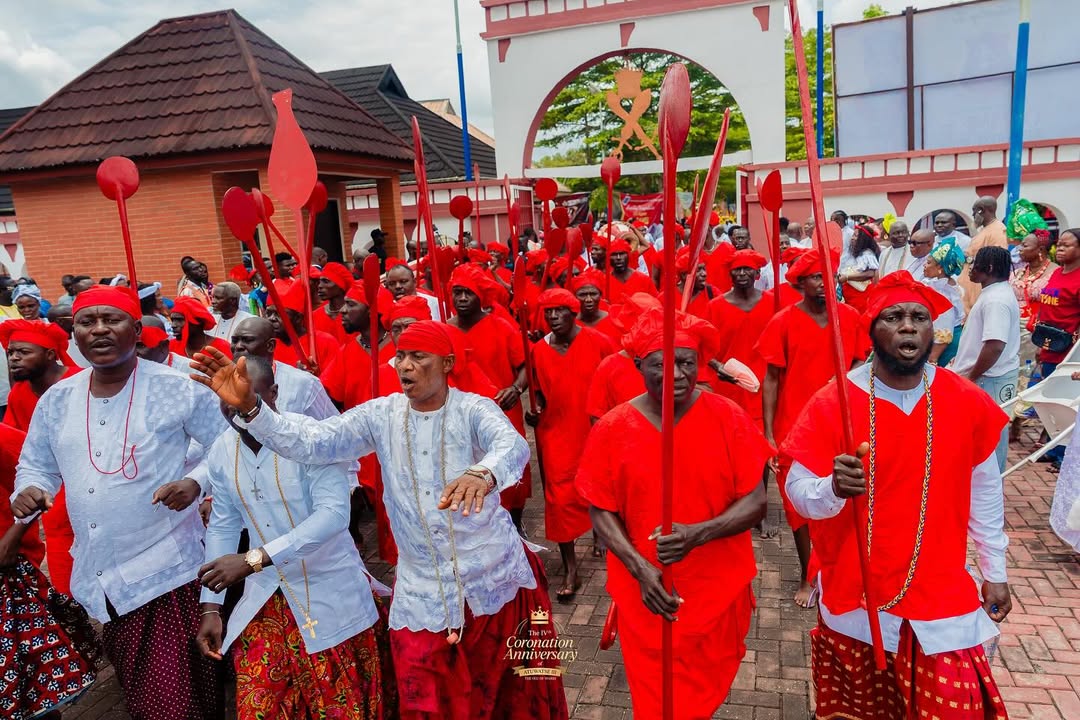 Arrival at Ode-Itsekiri — homage-paying